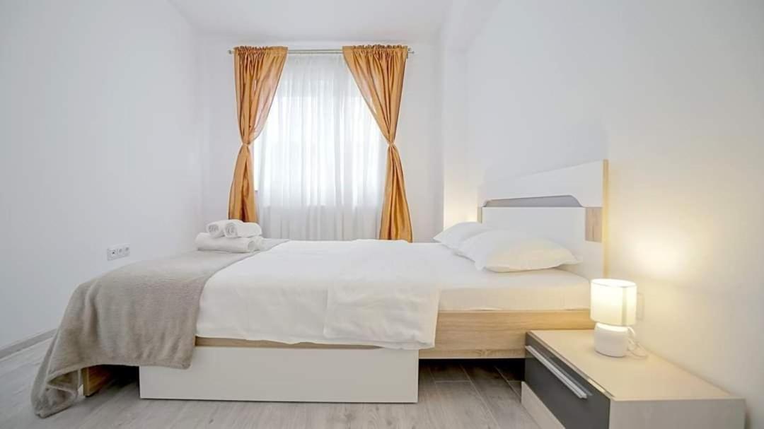 Giorgia And Ary Appartement Braşov Buitenkant foto